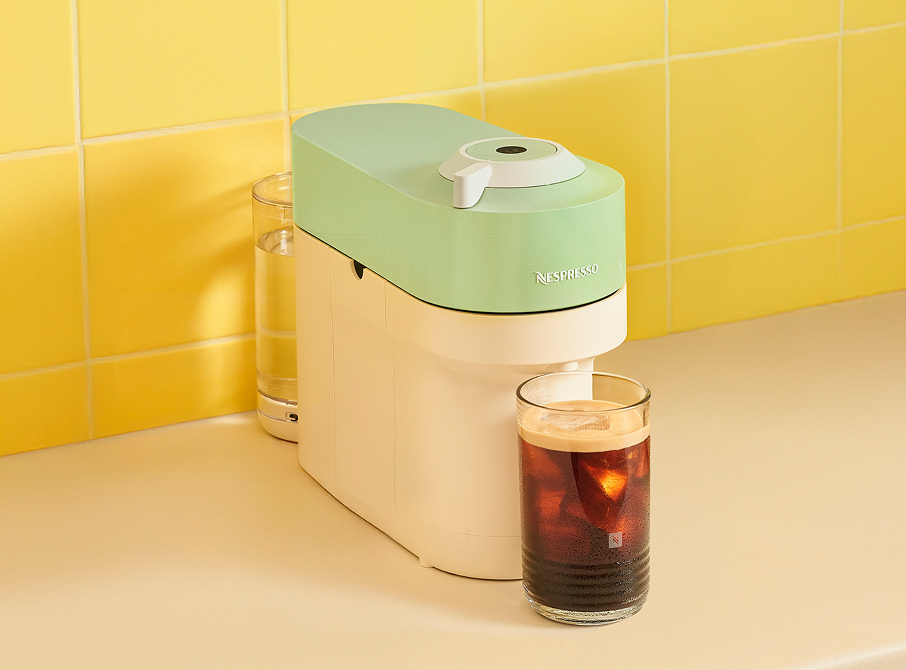 Coffee machine pistachio and cream color